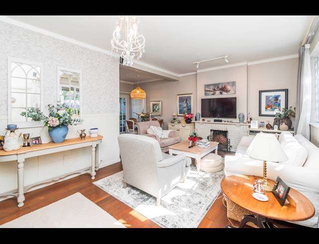 2 BEDROOM TOWNHOUSE SOLD IN NEWLANDS